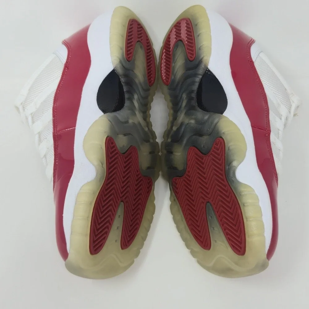 Air Jordan‎ 11 Retro Low Cherry 2016 White Red 528896-102 Size 7Y GS Women 8.5